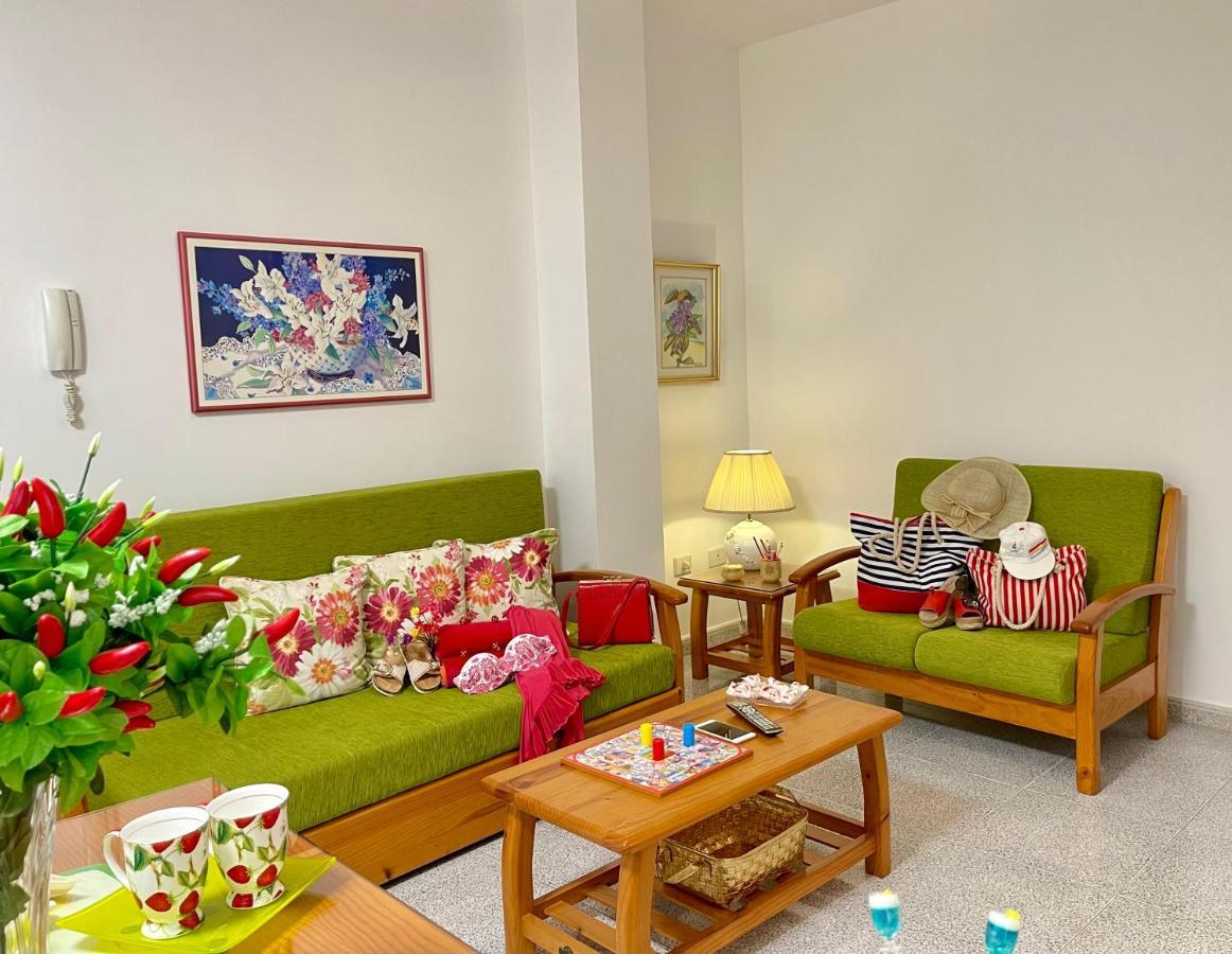 Emycanarias Holiday Homes Vecindario مْبيسينداريو المظهر الخارجي الصورة