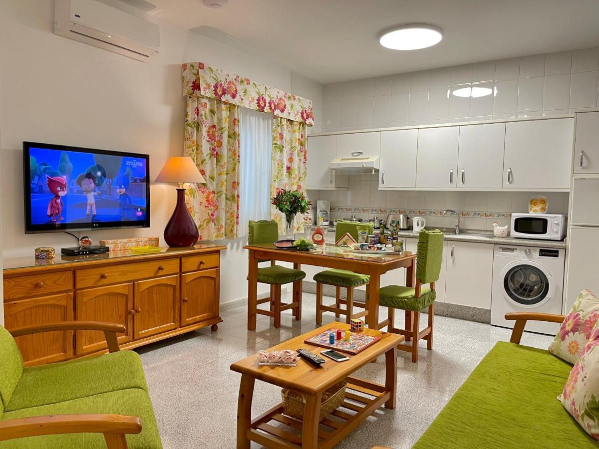Emycanarias Holiday Homes Vecindario مْبيسينداريو المظهر الخارجي الصورة