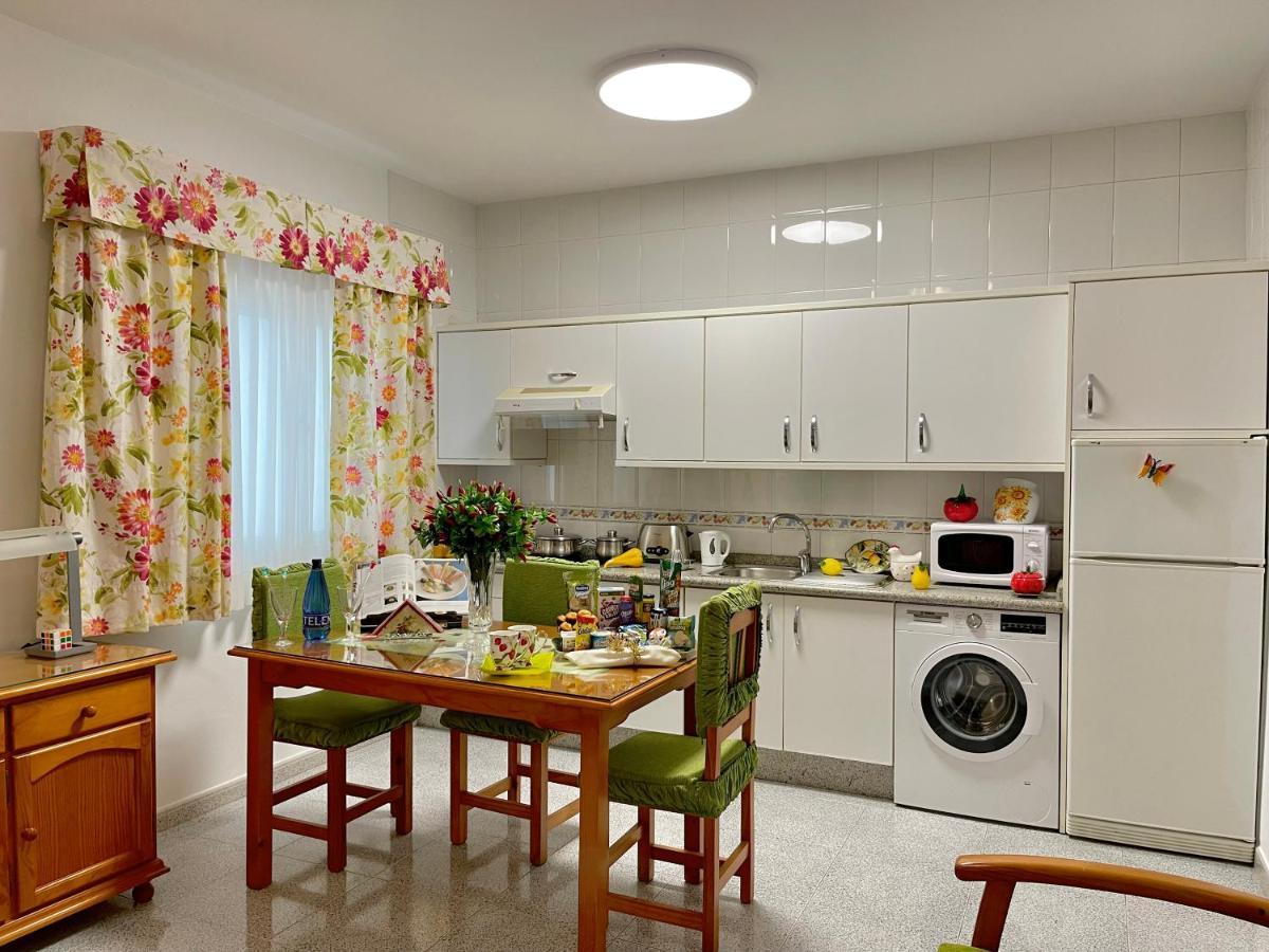 Emycanarias Holiday Homes Vecindario مْبيسينداريو المظهر الخارجي الصورة