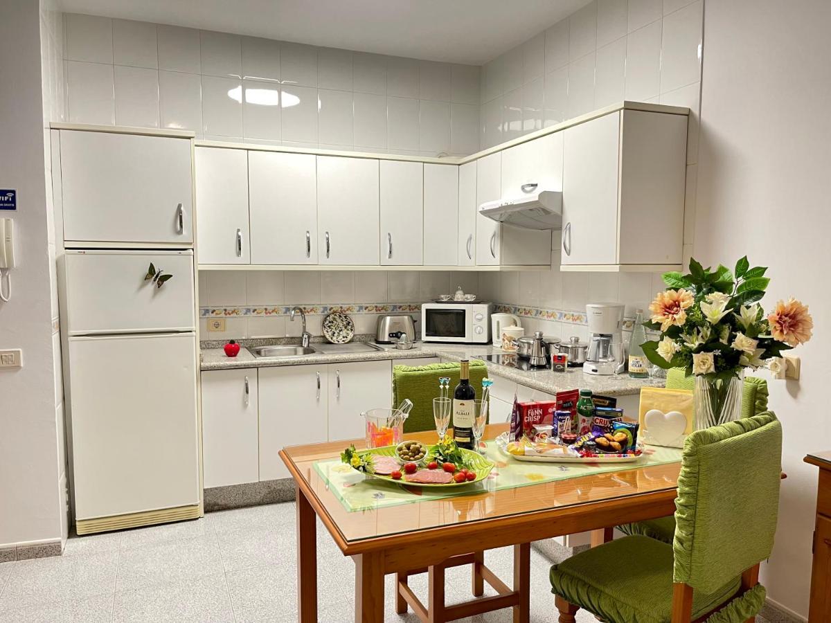 Emycanarias Holiday Homes Vecindario مْبيسينداريو المظهر الخارجي الصورة