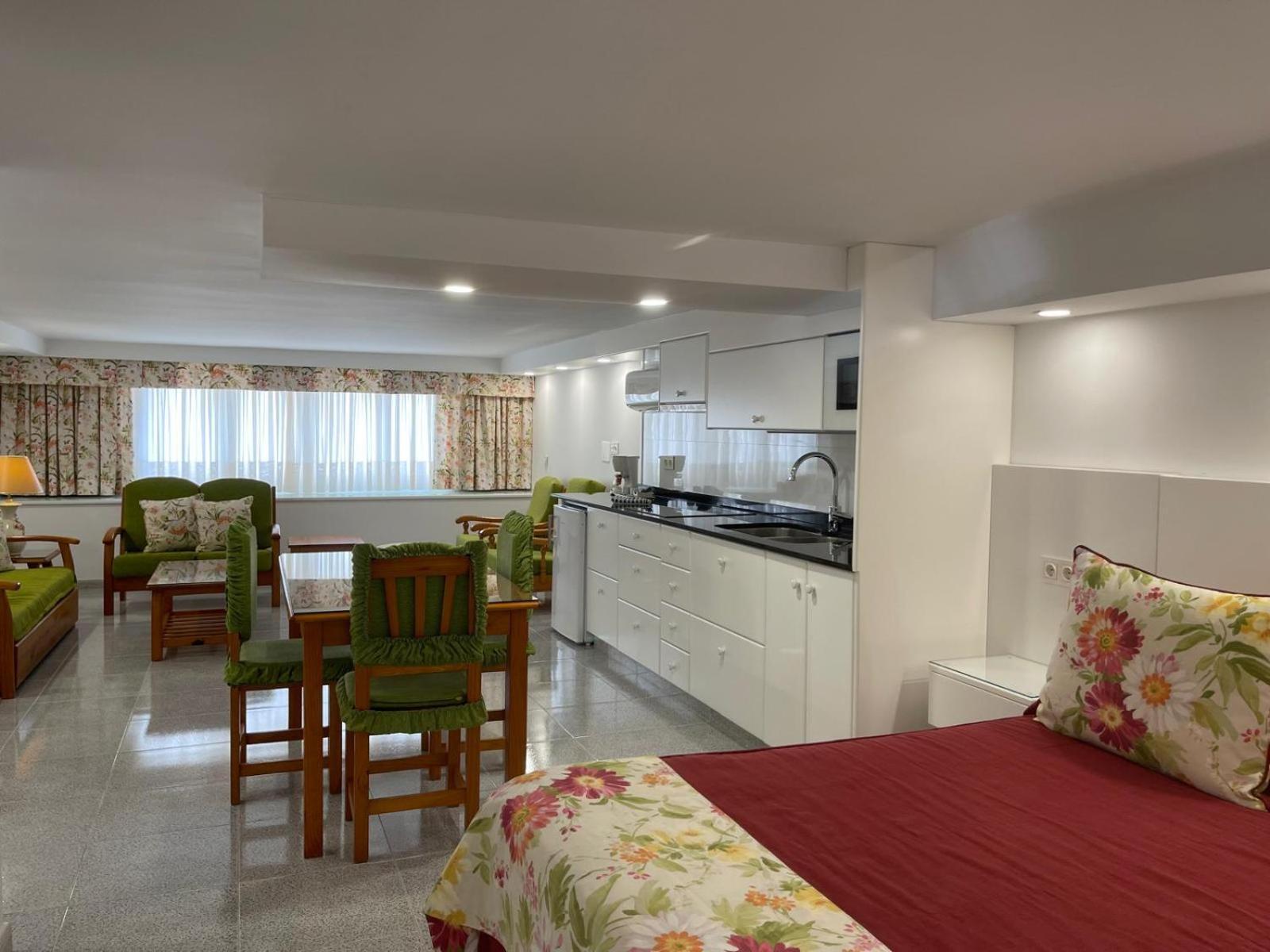 Emycanarias Holiday Homes Vecindario مْبيسينداريو المظهر الخارجي الصورة