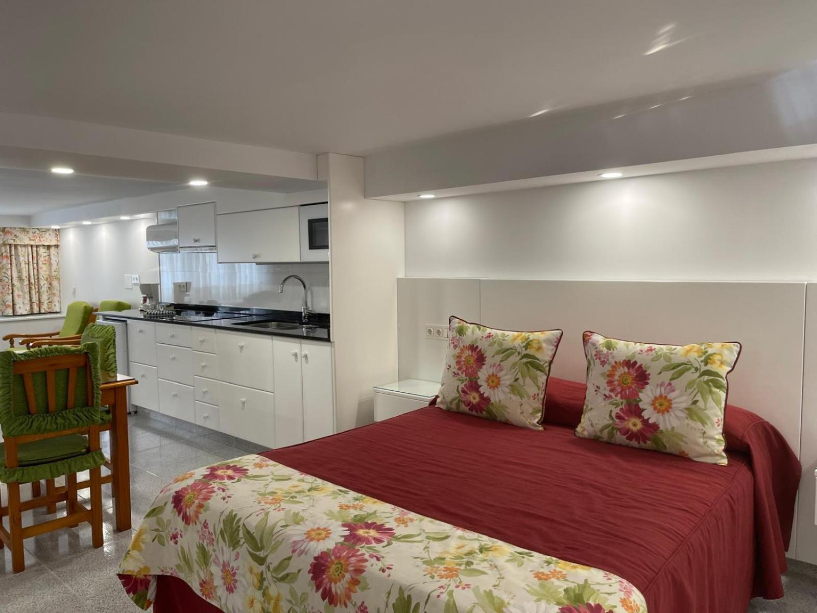 Emycanarias Holiday Homes Vecindario مْبيسينداريو المظهر الخارجي الصورة